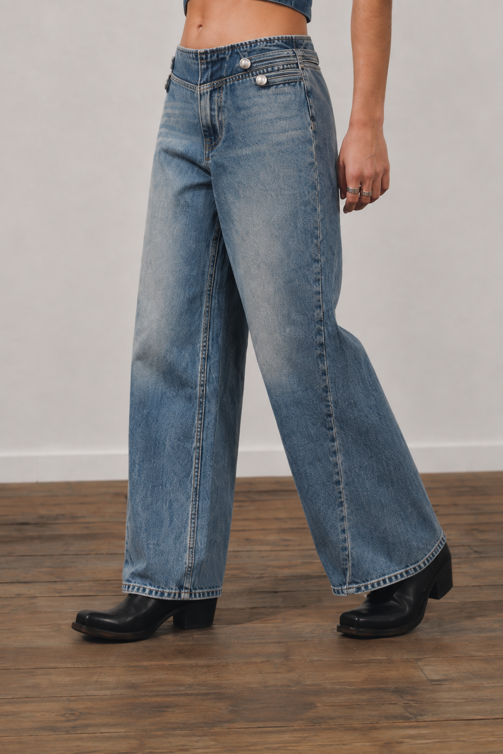 Mid Rise Curved Barrel Denim Pants
